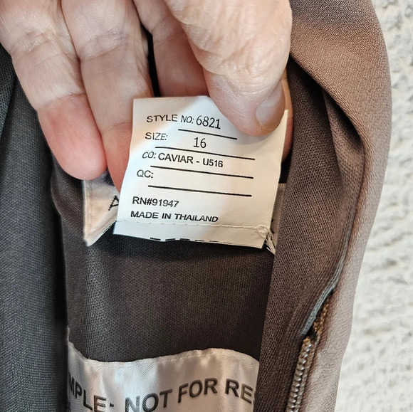 After Six Gown Womens Sz 16 Caviar Crepe Maxi Dress Formal Wedding Cocktails - Picture 11 of 11